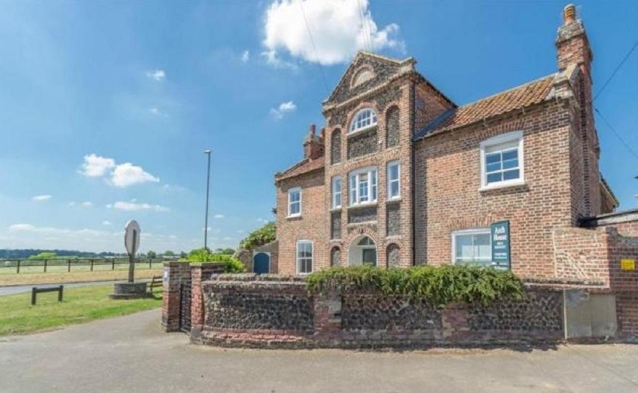 The Globe Inn Wells-next-the-Sea Екстер'єр фото